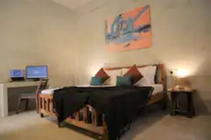 2 bedrooms, desk, WiFi, bed sheets - New Modern Villa, Close To Beach, Shops & Bars (Paje)