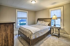 3 bedrooms, iron/ironing board, WiFi, bed sheets