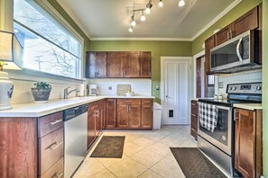 Fridge, microwave, stovetop, dishwasher - Charming & Family-Friendly Zanesville Home! (Zanesville)