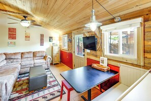 TV, fireplace - 1 Mi to Grand Lake: Pet-Friendly Cabin w/ Grill! (Grand Lake)