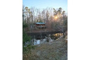 Exterior - Heart Shaped Tub for Two at Raspberry Retreat (Mena)