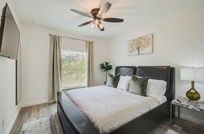 3 Schlafzimmer, Reisekinderbett, WLAN, Bettwäsche