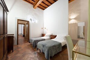 2 chambres, fer et planche Ă repasser, Wi-Fi gratuit, draps fournis
