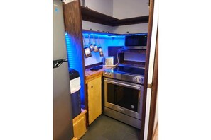 Private kitchen - The Lodge at Raspberry Retreat (Mena)