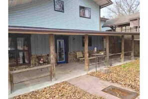 Exterior - The Lodge at Raspberry Retreat (Mena)