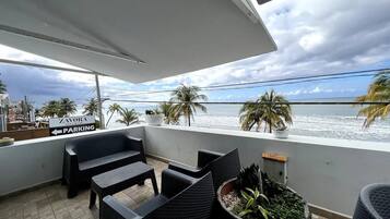 Executive Apartment | Terrace/patio