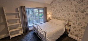 3 chambres, fer et planche à repasser, Wi-Fi gratuit, draps fournis