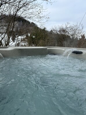 Outdoor spa tub - Valley Lodge w/Hot Tub & Arcade. (Coon Valley)