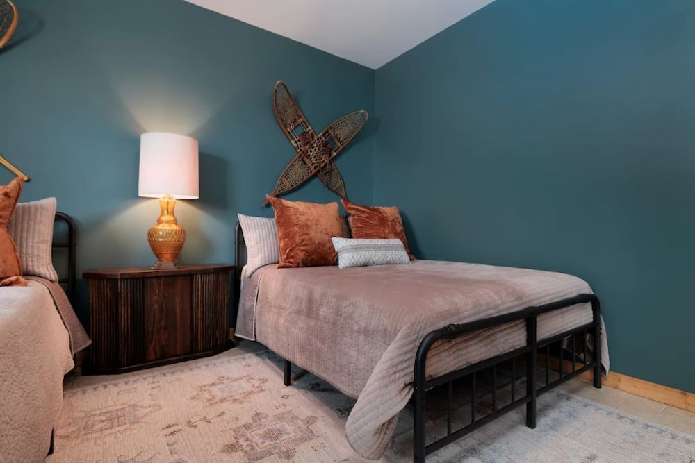 Valley Lodge w/Hot Tub & Arcade. Vernon County Vrbo