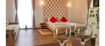 NICE & COZY ! For groups!