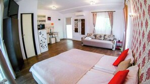 7 bedrooms, WiFi