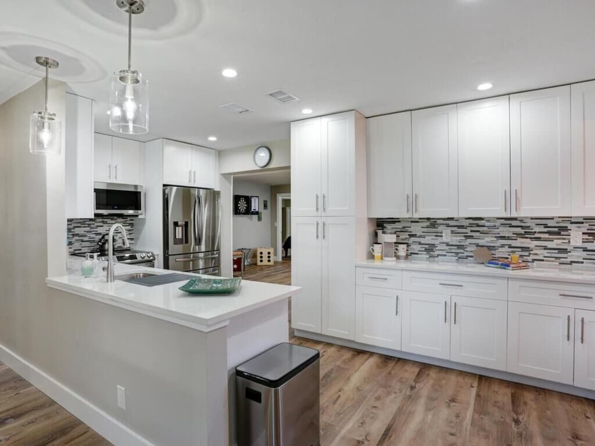 Photo 12 of Spacious 4 bed, 3 baths in highly desirable Lake Park.