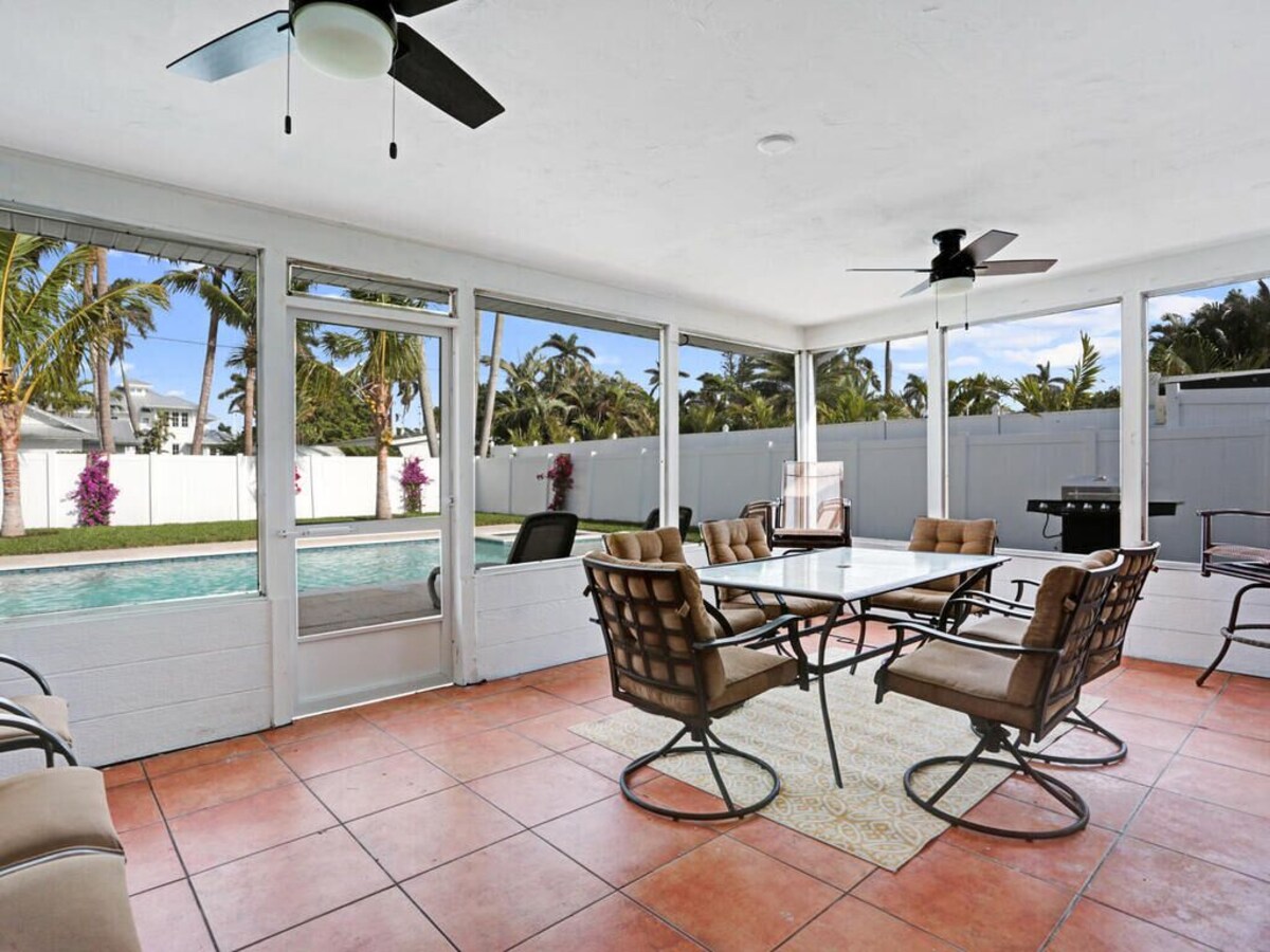 Photo 39 of Spacious 4 bed, 3 baths in highly desirable Lake Park.