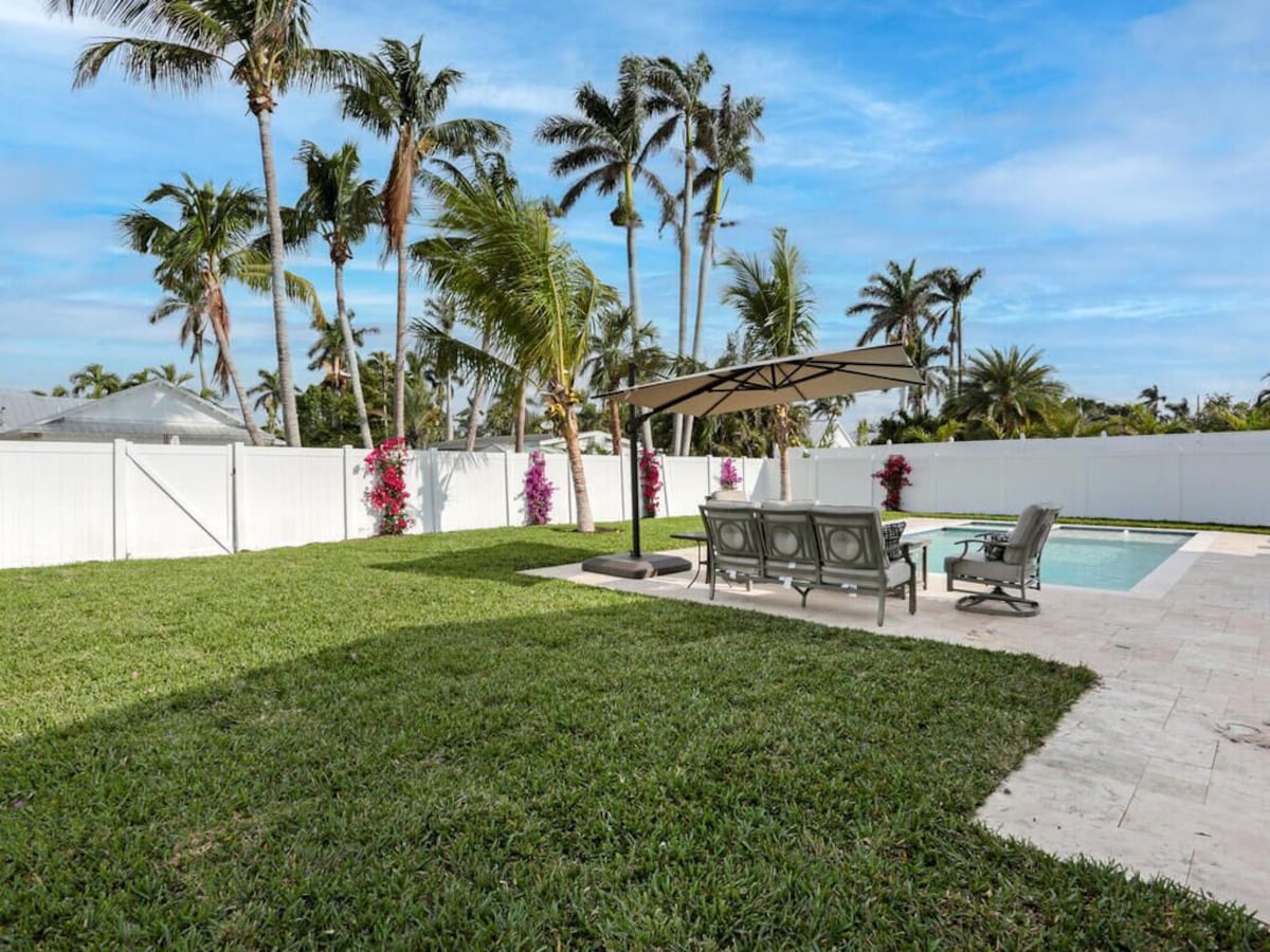 Photo 37 of Spacious 4 bed, 3 baths in highly desirable Lake Park.