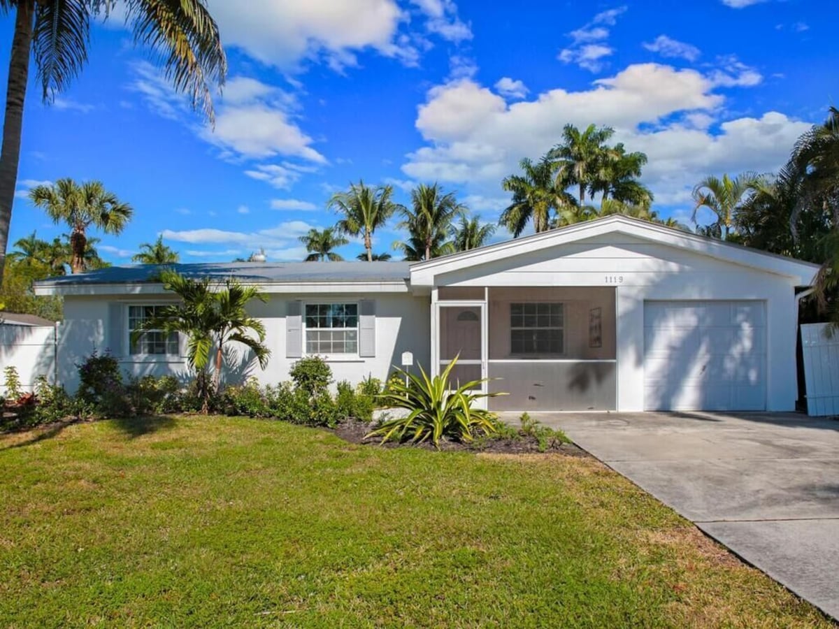 Photo 27 of Spacious 4 bed, 3 baths in highly desirable Lake Park.