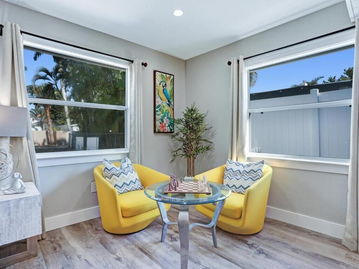 Photo 14 of Spacious 4 bed, 3 baths in highly desirable Lake Park.