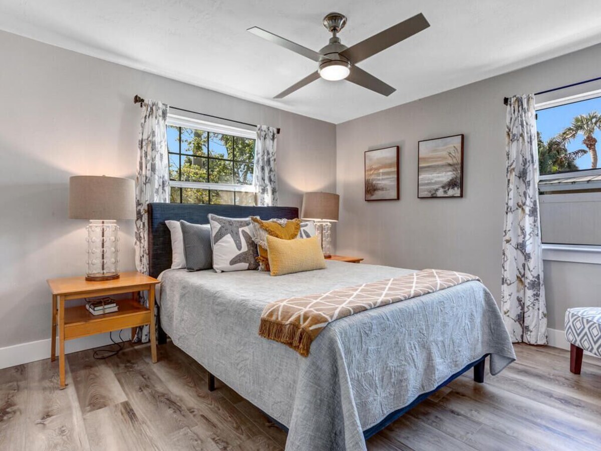 Photo 25 of Spacious 4 bed, 3 baths in highly desirable Lake Park.
