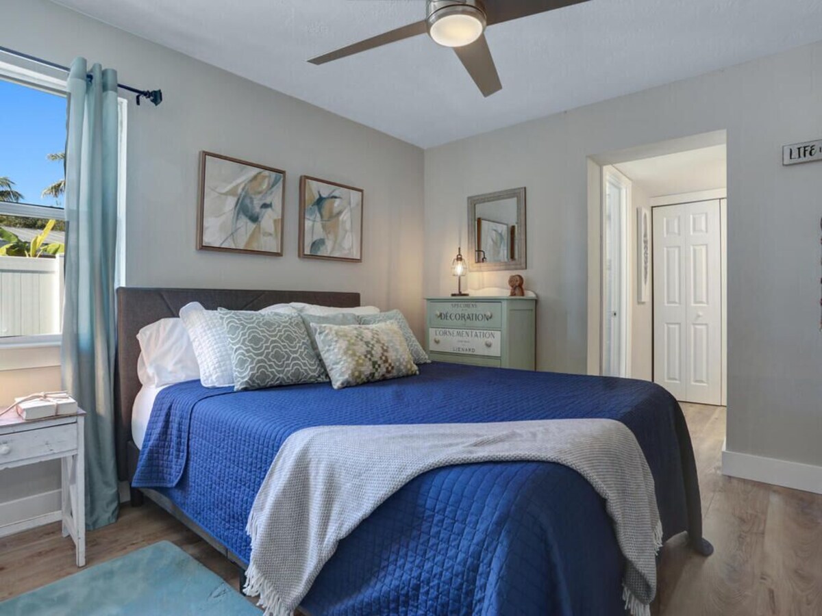 Photo 21 of Spacious 4 bed, 3 baths in highly desirable Lake Park.