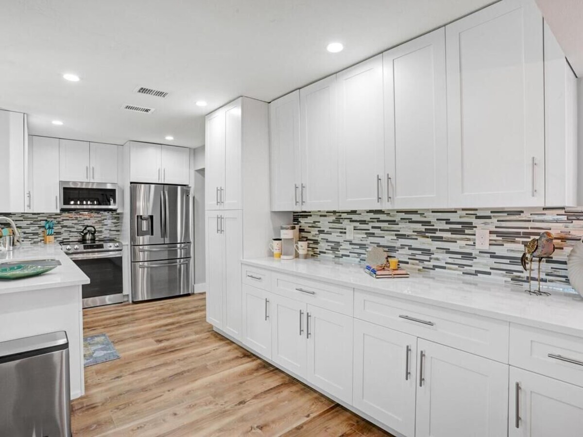 Photo 10 of Spacious 4 bed, 3 baths in highly desirable Lake Park.