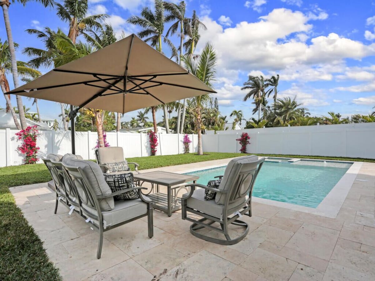 Photo 33 of Spacious 4 bed, 3 baths in highly desirable Lake Park.