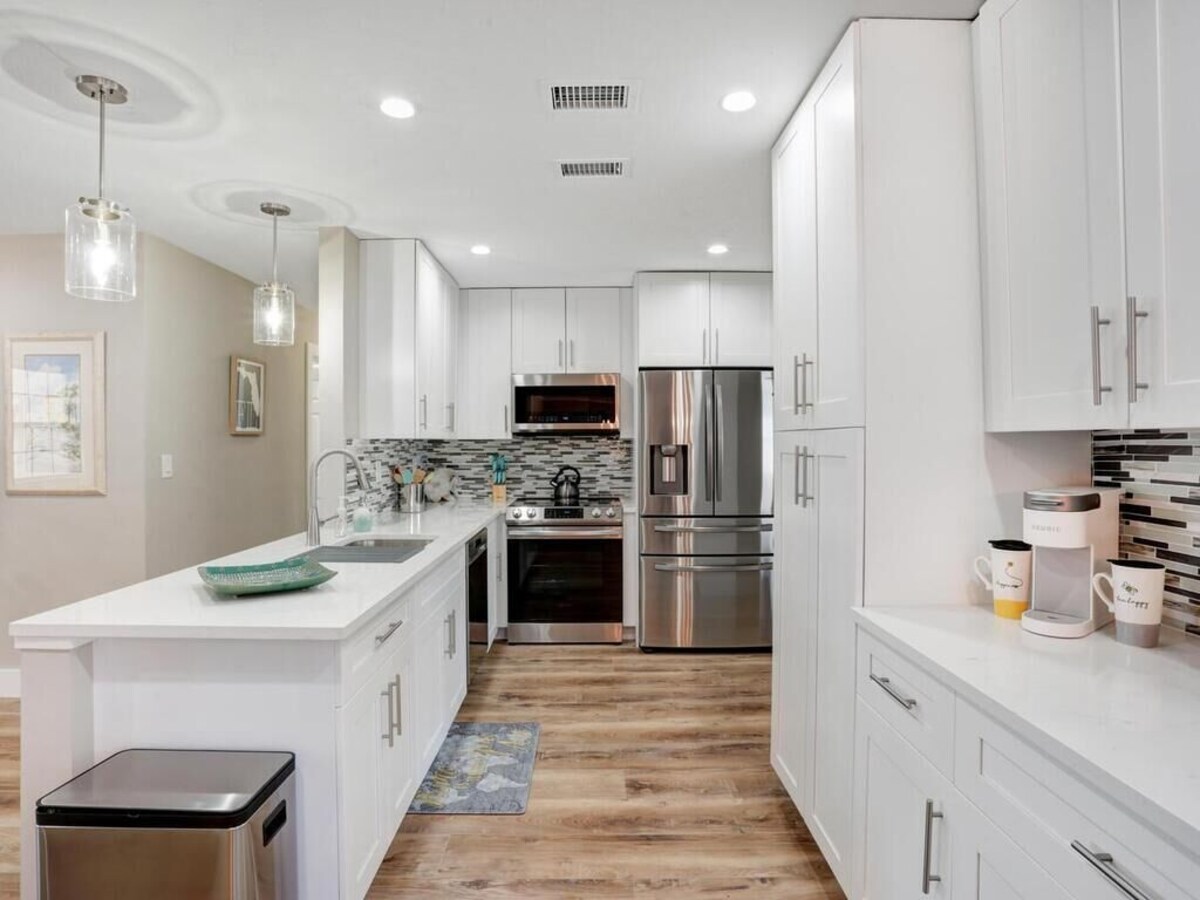 Photo 11 of Spacious 4 bed, 3 baths in highly desirable Lake Park.