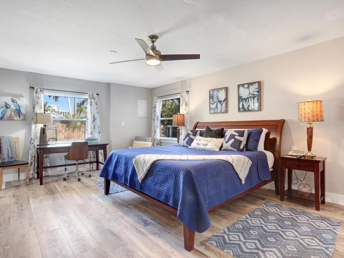 Photo 17 of Spacious 4 bed, 3 baths in highly desirable Lake Park.