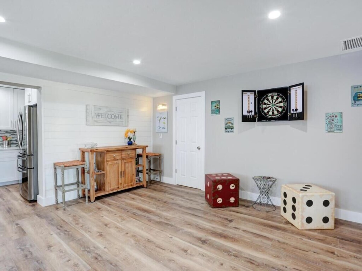 Photo 13 of Spacious 4 bed, 3 baths in highly desirable Lake Park.