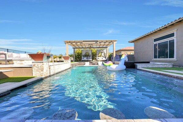 Piscine extérieure, piscine chauffée