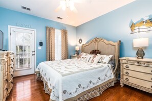 5 bedrooms, iron/ironing board, Internet