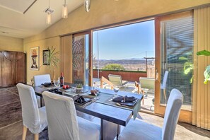Dining - Mtn-View Home w/ Fenced Backyard in Rimrock! (Rimrock)