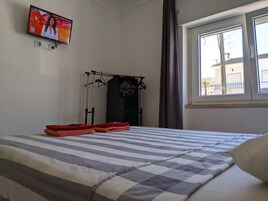 Standard Suite | 1 bedroom, laptop workspace, free cribs/infant beds, free WiFi
