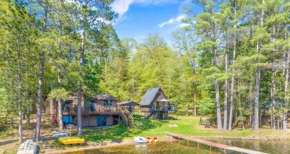 Unique A-Frame cabin/Sauna /Pet friendly /Nearby Trails