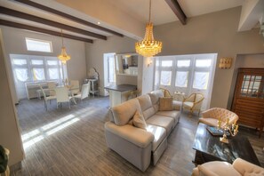 TV - Spectacular spacious house with sun terrace ILJU1-1 (Sliema)