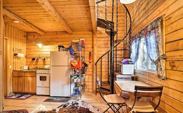 Comfortable Cabin #3 on the Kenai River
