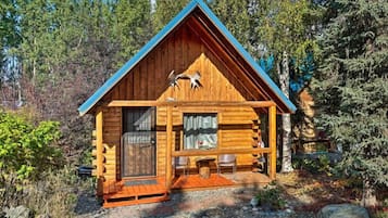 Enchanting Cabin #5 on Kenai River | 3 makuuhuonetta, untuvapeitot, Tempur Pedic -patjalliset sängyt