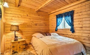 Comfortable Cabin #3 on the Kenai River | Down duvets, Tempur-Pedic beds, free WiFi, bed sheets