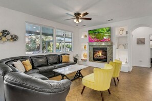 TV, fireplace