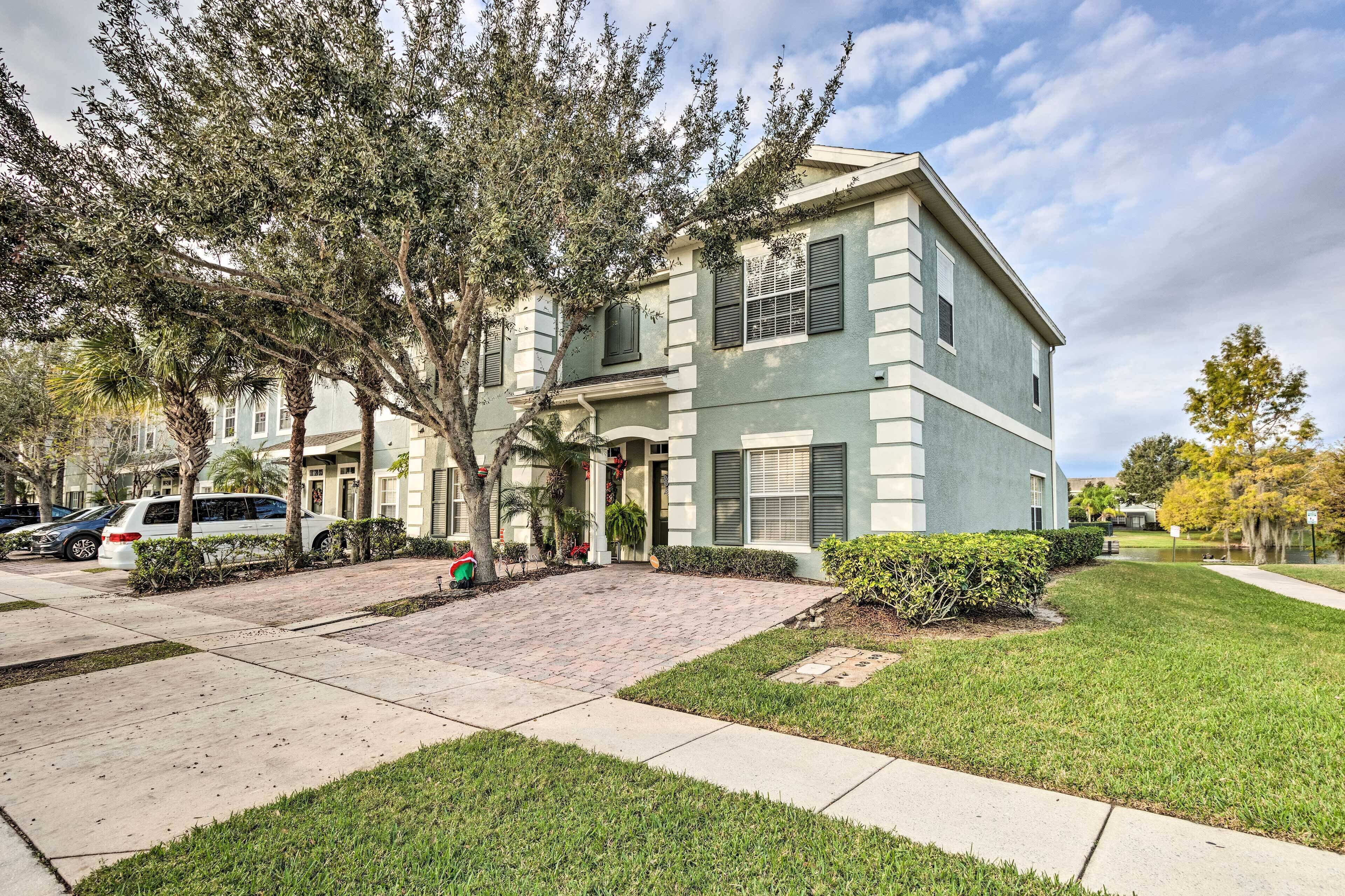 Kissimmee Townhome w/ Pool Access ~ 7 Mi to Disney