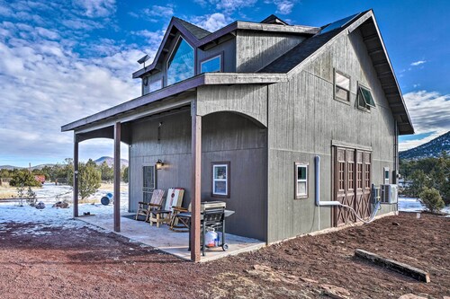 Family-Friendly Williams Cabin w/ Gas Grill