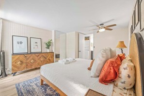 1 bedroom, iron/ironing board, travel cot, WiFi - Oceanfront Condo w/ Pool & Beach Access (Hauula)