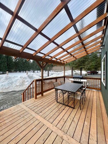 Denali cabin. New build! 2 bed 1 bath with large deck
