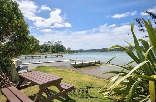 Pohutakawa Tree House  - surrounded by bird song and ocean views.