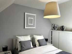 2 bedrooms, WiFi - Le Petit Nice Charming semi-troglodyte house. (Vouvray)