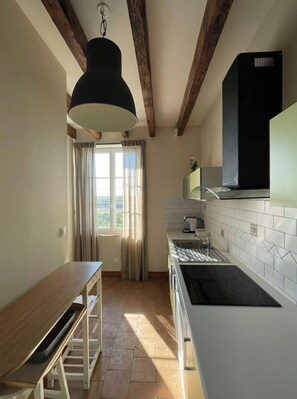 Oven - Le Petit Nice Charming semi-troglodyte house. (Vouvray)