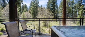 Gondola Vista 4 Bedroom Villa w/ Hot Tub