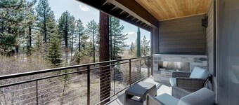 Gondola Vista 4 Bedroom Villa w/ Hot Tub