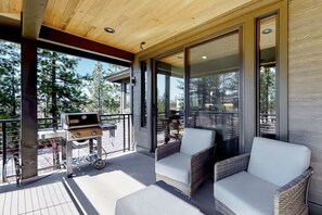 Property grounds - Gondola Vista 4 Bedroom Villa (South Lake Tahoe)