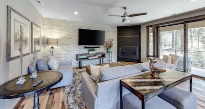 Gondola Vista 4 Bedroom Villa w/ EV Charger