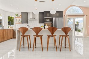 Frigorifero, forno, piano cottura