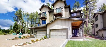 Gondola Vista 6 Bedroom Villa